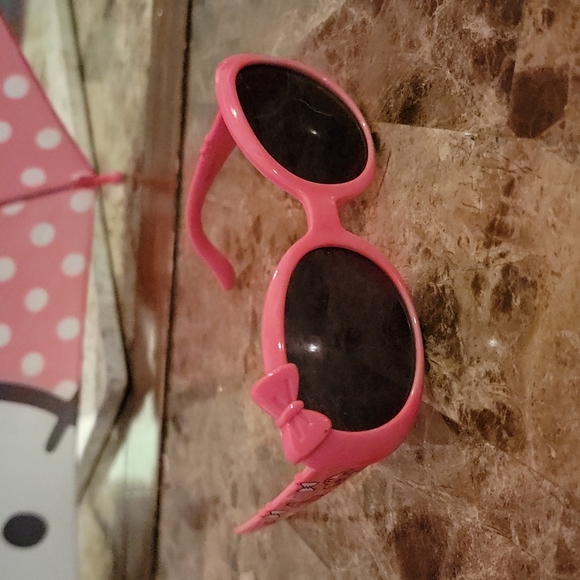 Hello Kitty Umbrella and Sunnies 🕶 - Picture 6 of 15